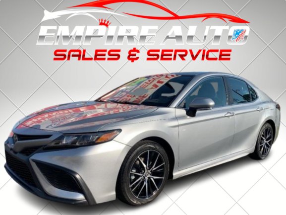 2023 Toyota Camry SE's photo